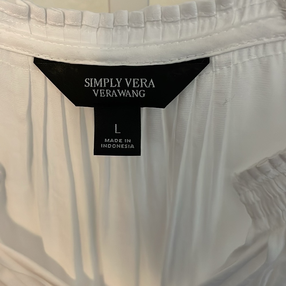 Simply Vera Wang silky white tank - Picture 3 of 5